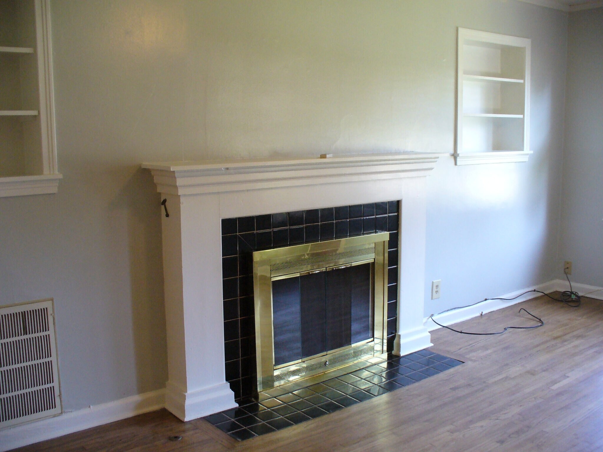 Building Photo - 114 E 35th St