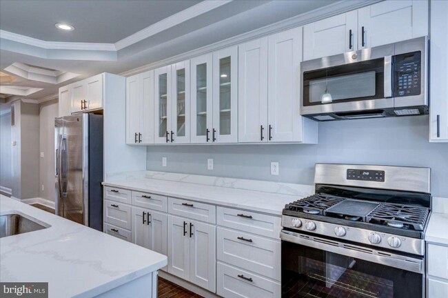 Building Photo - 815 N Collington Ave