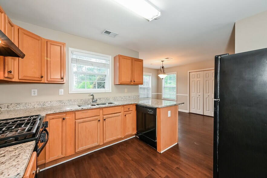Building Photo - 854 Langley View Ct