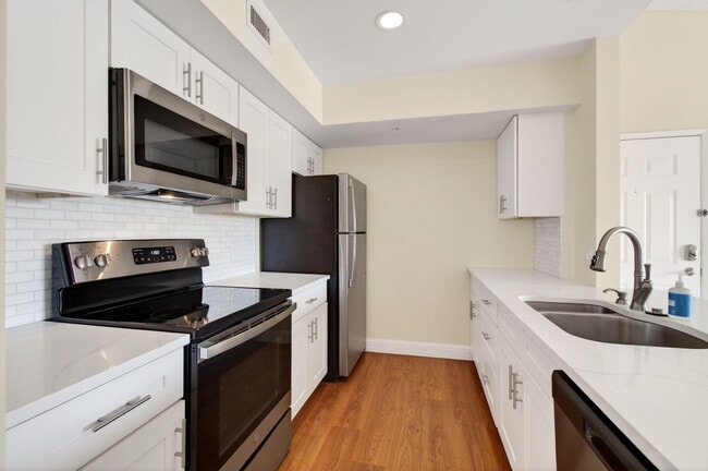 Building Photo - 157 Yacht Club Way