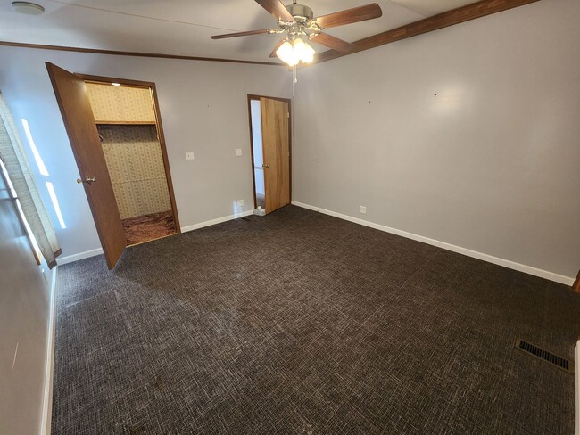 Building Photo - 615 Twin Bridge Rd