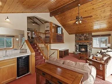 Building Photo - 262 Delle Dr