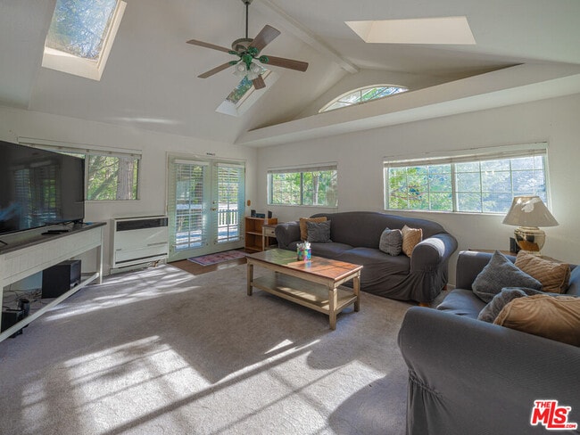 Building Photo - 233 Corona Cir