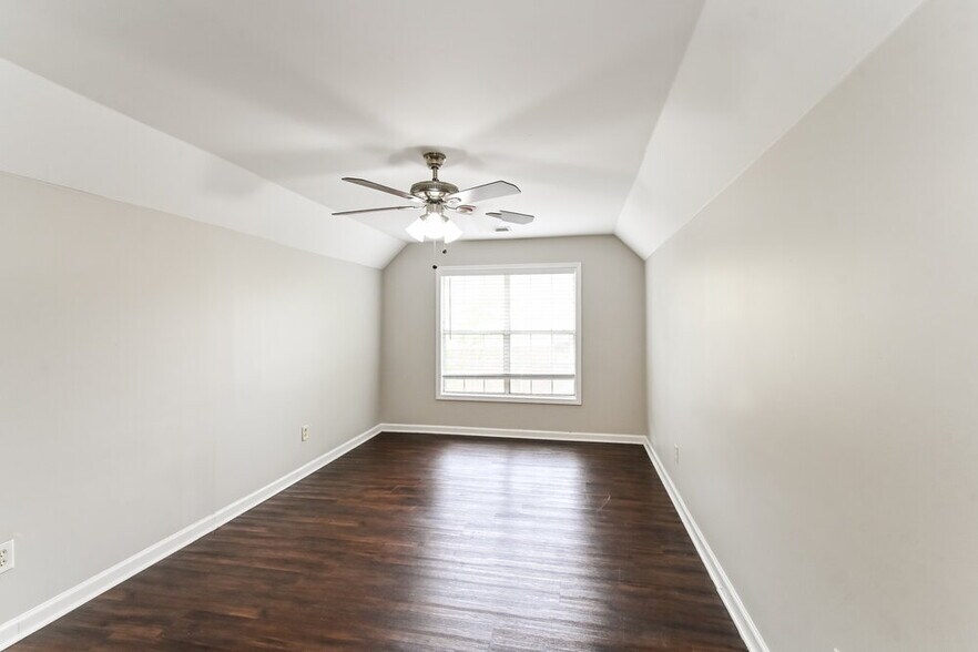 Building Photo - 7180 Fox Trot Cove