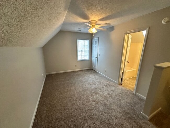 Building Photo - 25/26 Old Clayton