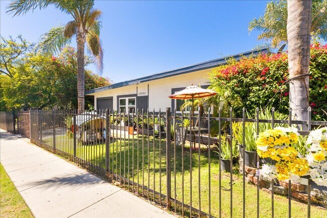 Building Photo - 10223 S Crenshaw Blvd