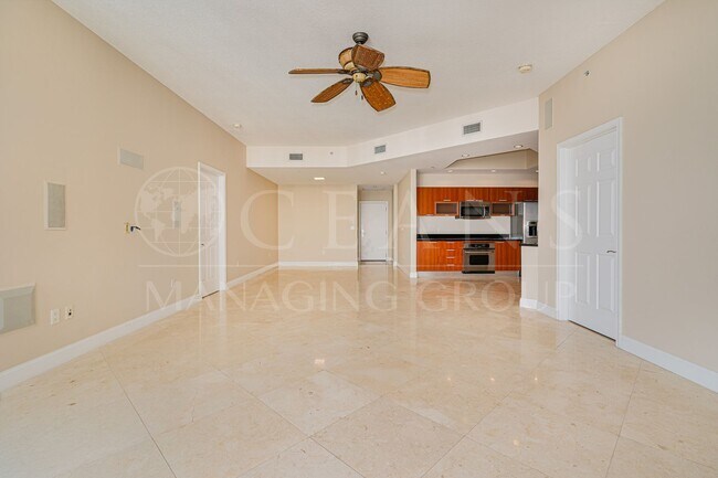 Building Photo - 231 Riverside Dr