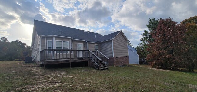 Building Photo - PHENOMENAL 4 Bedroom BEAUTY!!