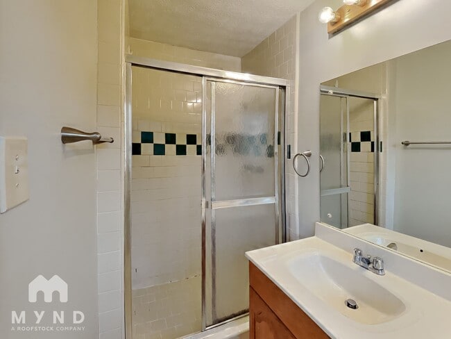 Building Photo - 1687 Coronet Dr