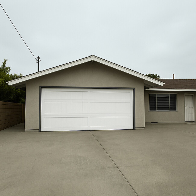 Primary Photo - 5036 Farago Ave
