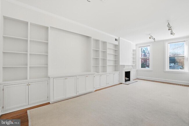 Building Photo - 1635 35th St NW