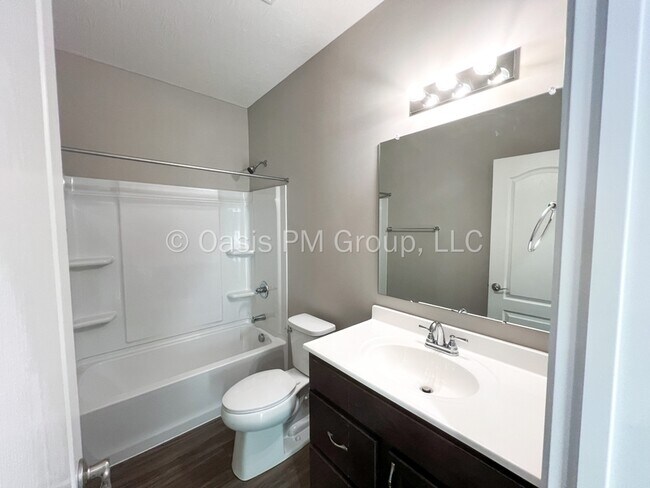 Building Photo - 521 Rochdale Run