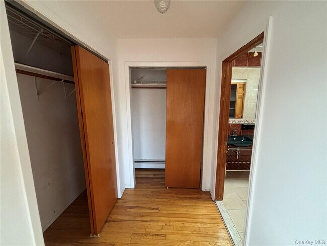 Building Photo - 31 Woodward St