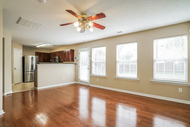 Building Photo - 3344 Marshlane Way