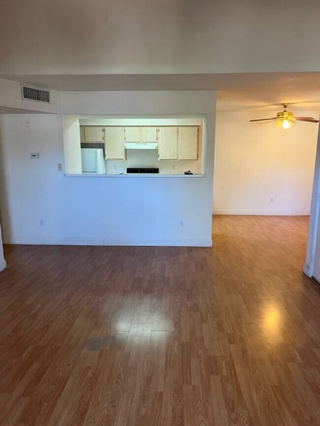 Building Photo - 1 Bedroom Unit Located in Copper Palms!