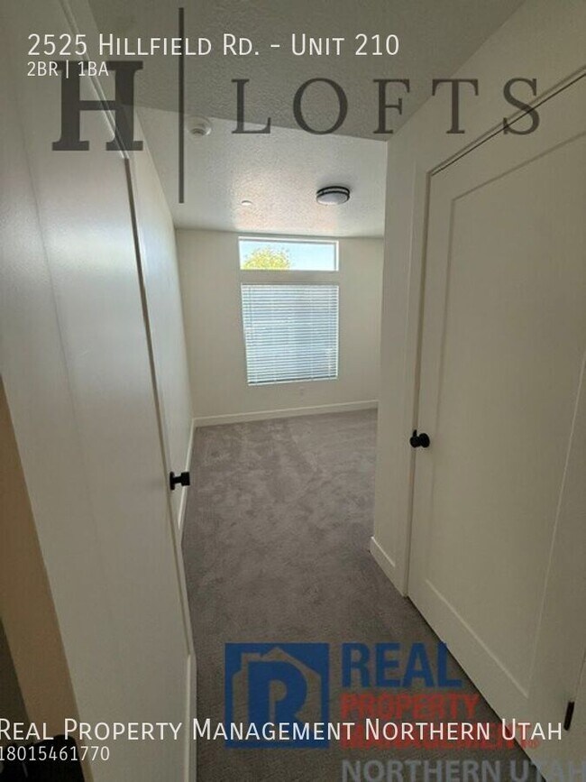 Building Photo - 2525 Hillfield Rd.-Unit 210