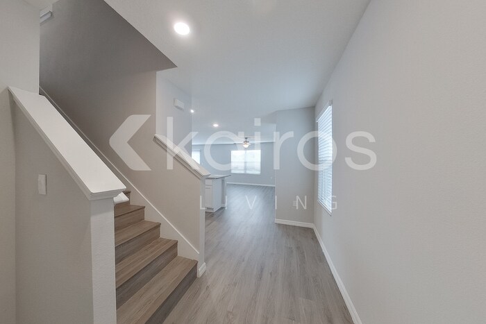 Building Photo - 8624 SW 44th Ct