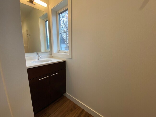 Building Photo - 389