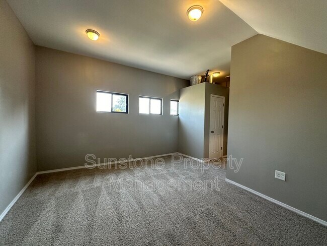 Building Photo - 12303 E 87th St N