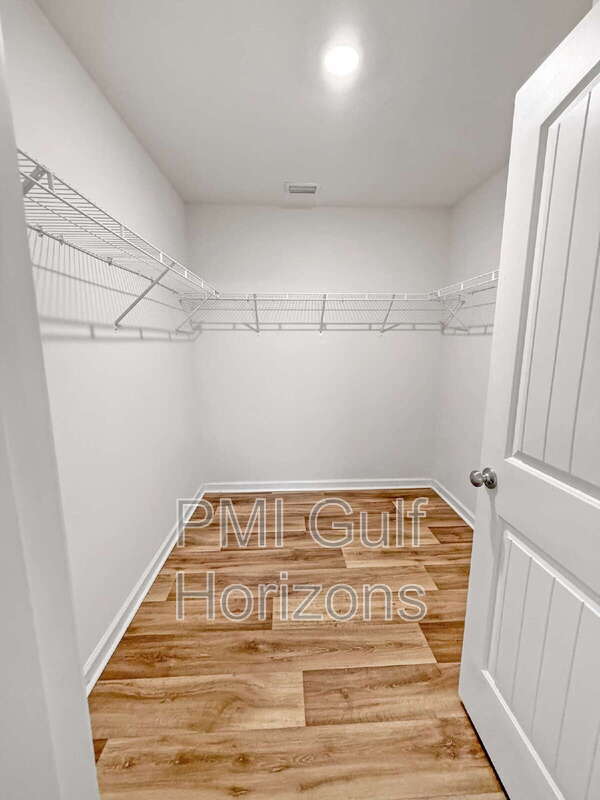 Building Photo - 7469 Steeplechase Blvd