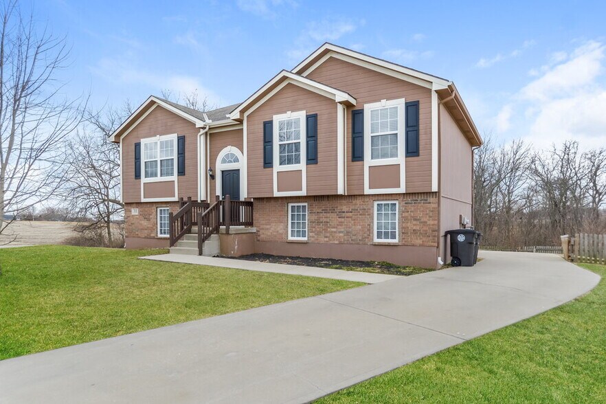 Building Photo - 712 Hibiscus Cir