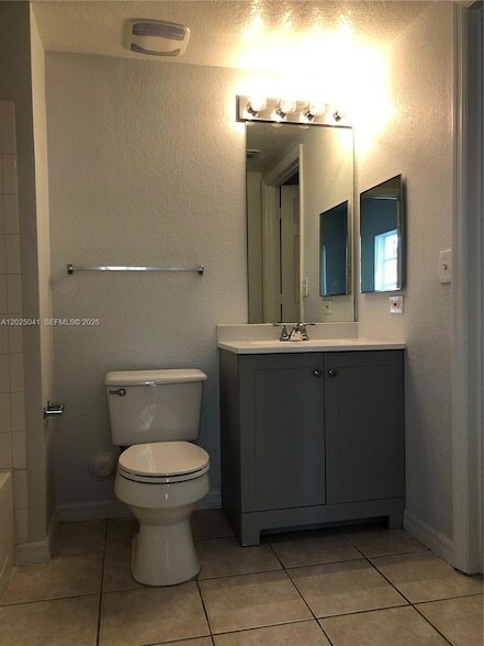 Building Photo - 2544 Centergate Dr