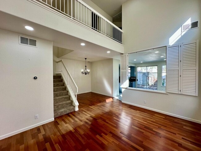 Building Photo - 39836 Potrero Dr