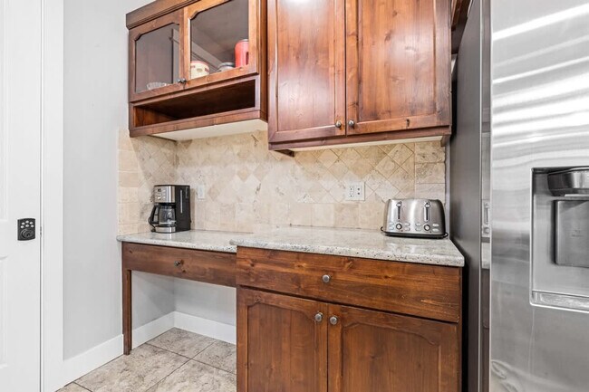 Building Photo - 2965 N LeBlanc Way