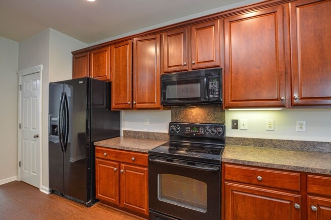 Building Photo - Elegant 4-bedroom Home in Desirable Callonwood Neighborhood in Matthews, NC