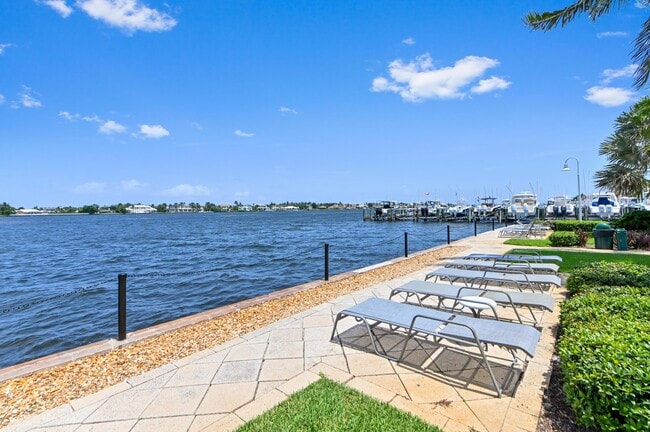 Building Photo - 140 Yacht Club Way