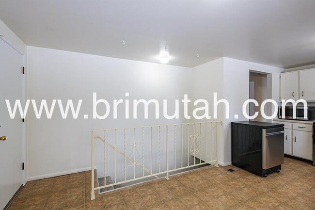 Building Photo - 775 E Johnsonway Dr