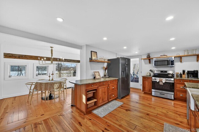 Building Photo - 322 NY-94