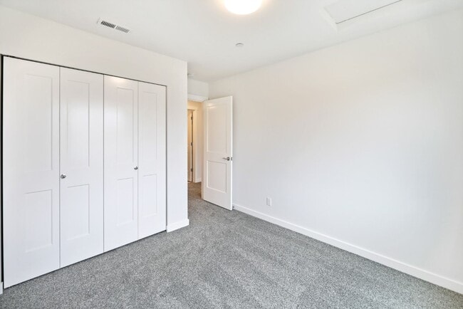 Building Photo - 3Bd/2.5Bd Monroe Townhome
