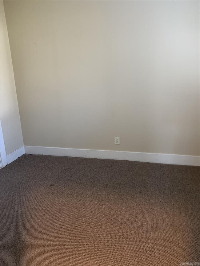 Building Photo - 303 Rosetta St