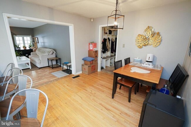 Building Photo - 3727 Village Trail