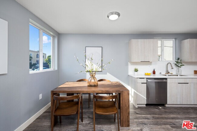 Building Photo - 1522 Cochran Ave