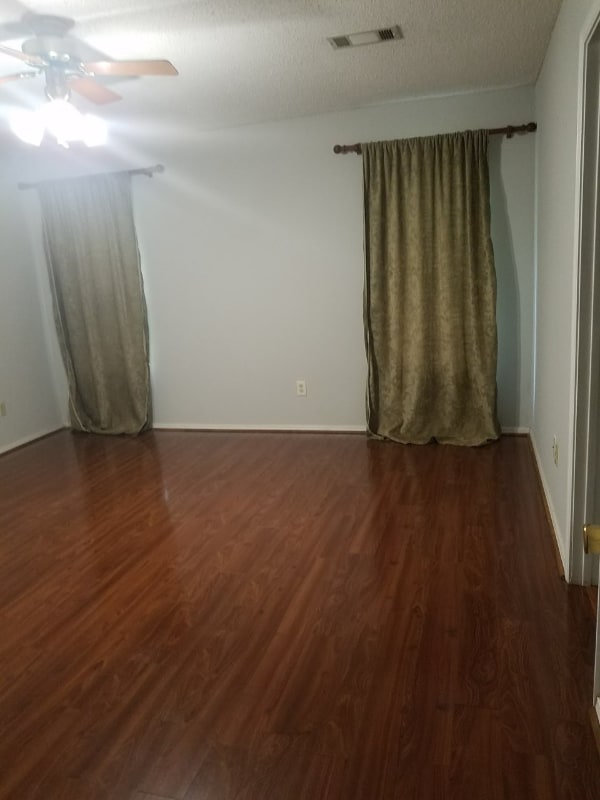 Building Photo - 3 Willow Oak Cove