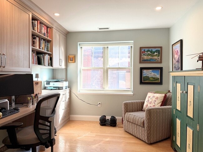 Building Photo - 540 E Broadway