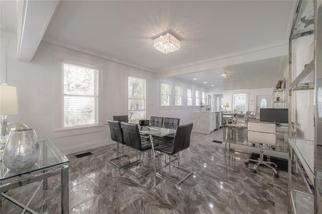 Building Photo - 2921 W El Prado Blvd