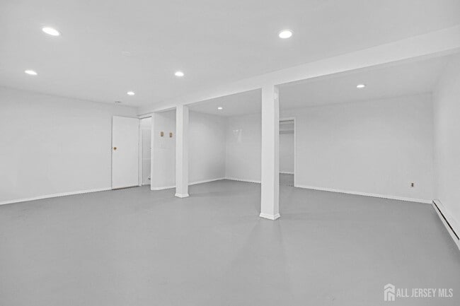 Building Photo - 529 Sharon Garden Ct