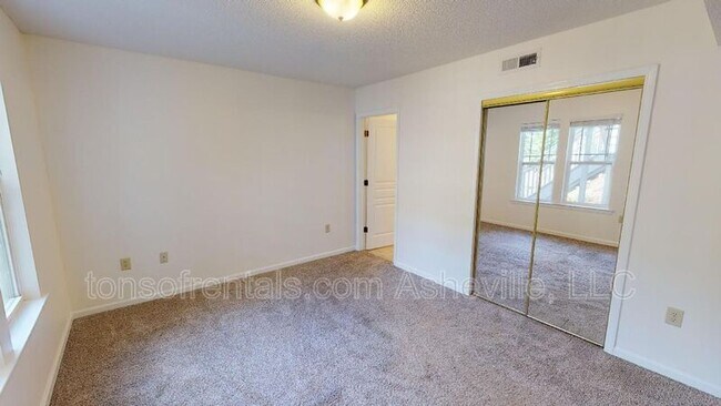 Building Photo - 151 Morningside Ln