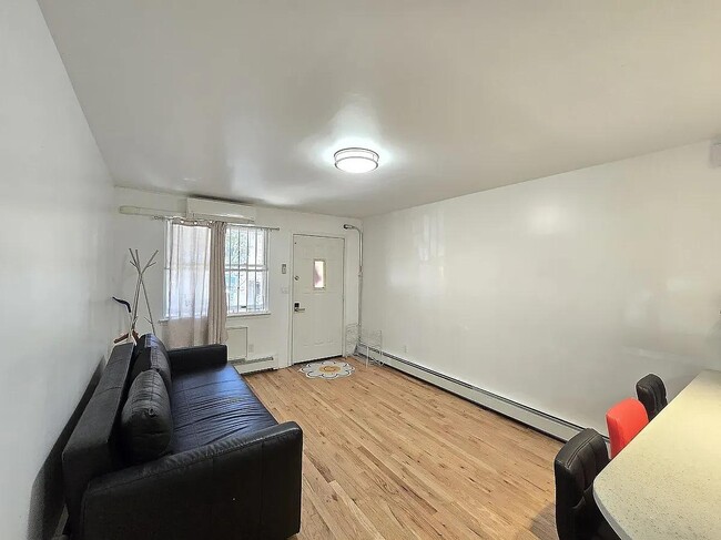 Building Photo - 8620 Bay 16th St