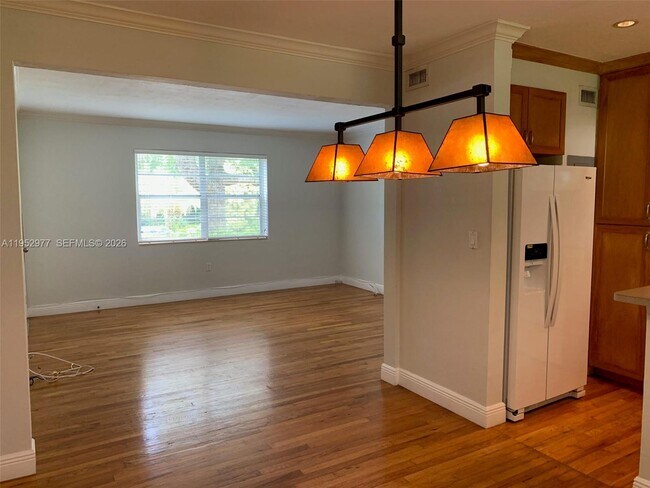 Building Photo - 7840 SW 55th Ave