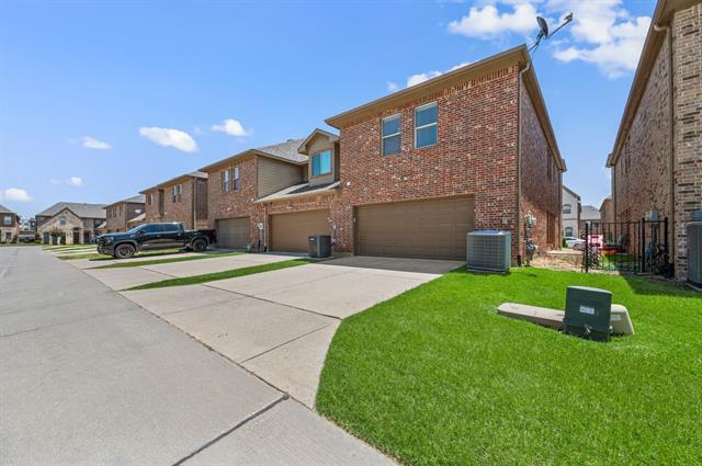 Building Photo - 4261 Comanche Dr