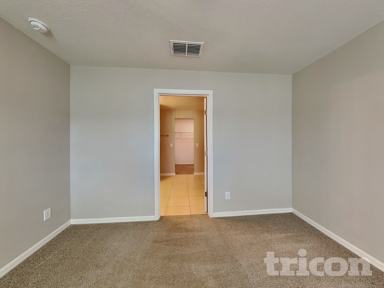 Building Photo - 1479 Swan Lake Cir