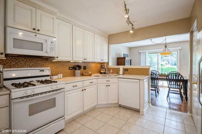 Building Photo - 707 Clover Hill Ct