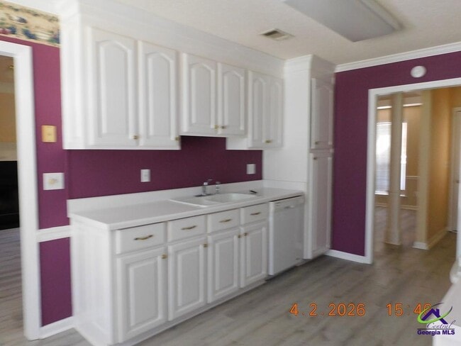 Building Photo - 225 Waterford Dr