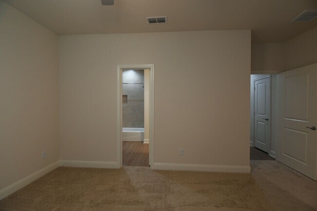 Building Photo - 6067 Hamilton Mdws Wy
