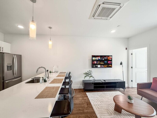 Building Photo - 1240 Cadwallader St