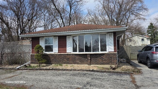 Primary Photo - 2420 63rd St